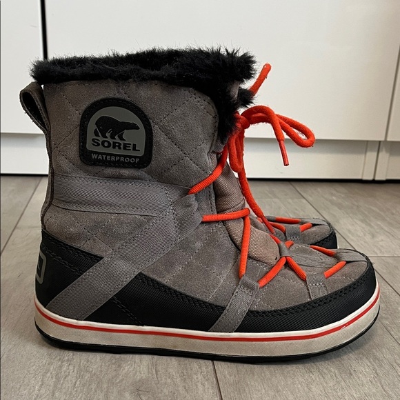 SOREL Glacy Explorer Gray Suede Winter Boots Black contrast Orange Laces, Size 8 - Picture 5 of 11